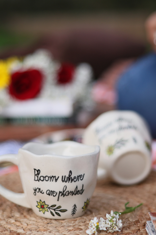 Coffee mug with rose