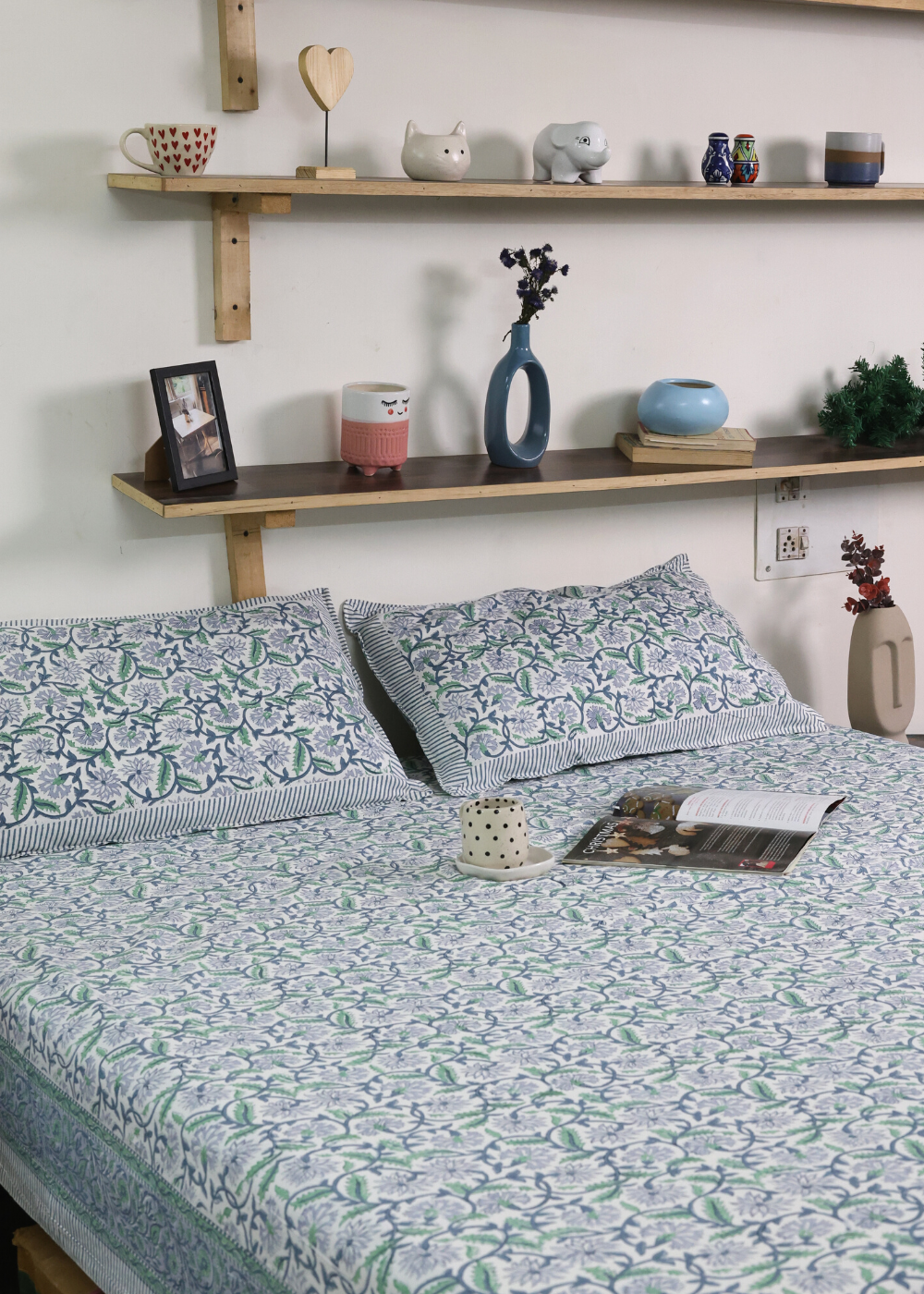 Green paisley bedsheet