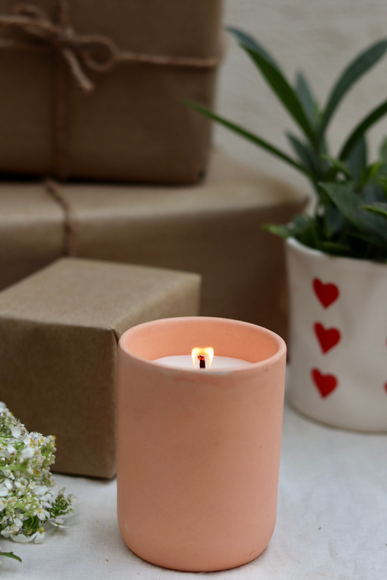 Ceramic candle strawerry 