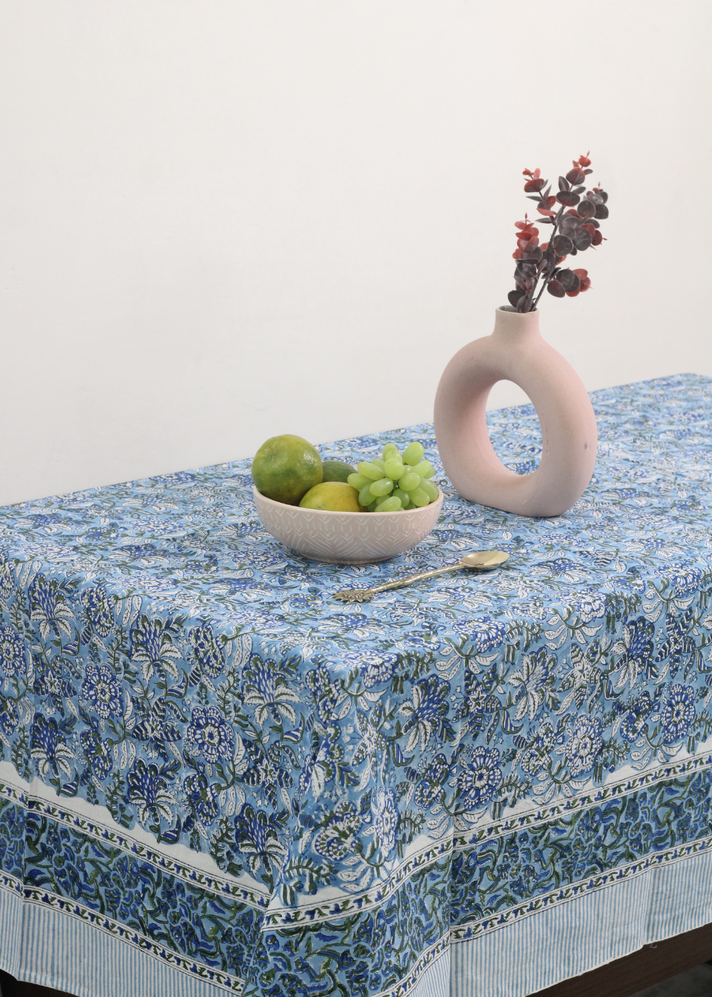 Floral tablecloth hotsell