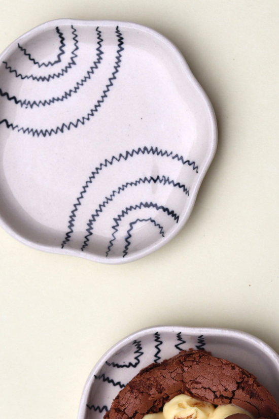 Zig Zag Semi Circle Dessert Plate
