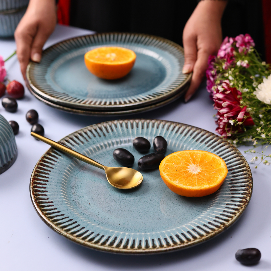 Teal Spiky Dinner Plates With Fruits 