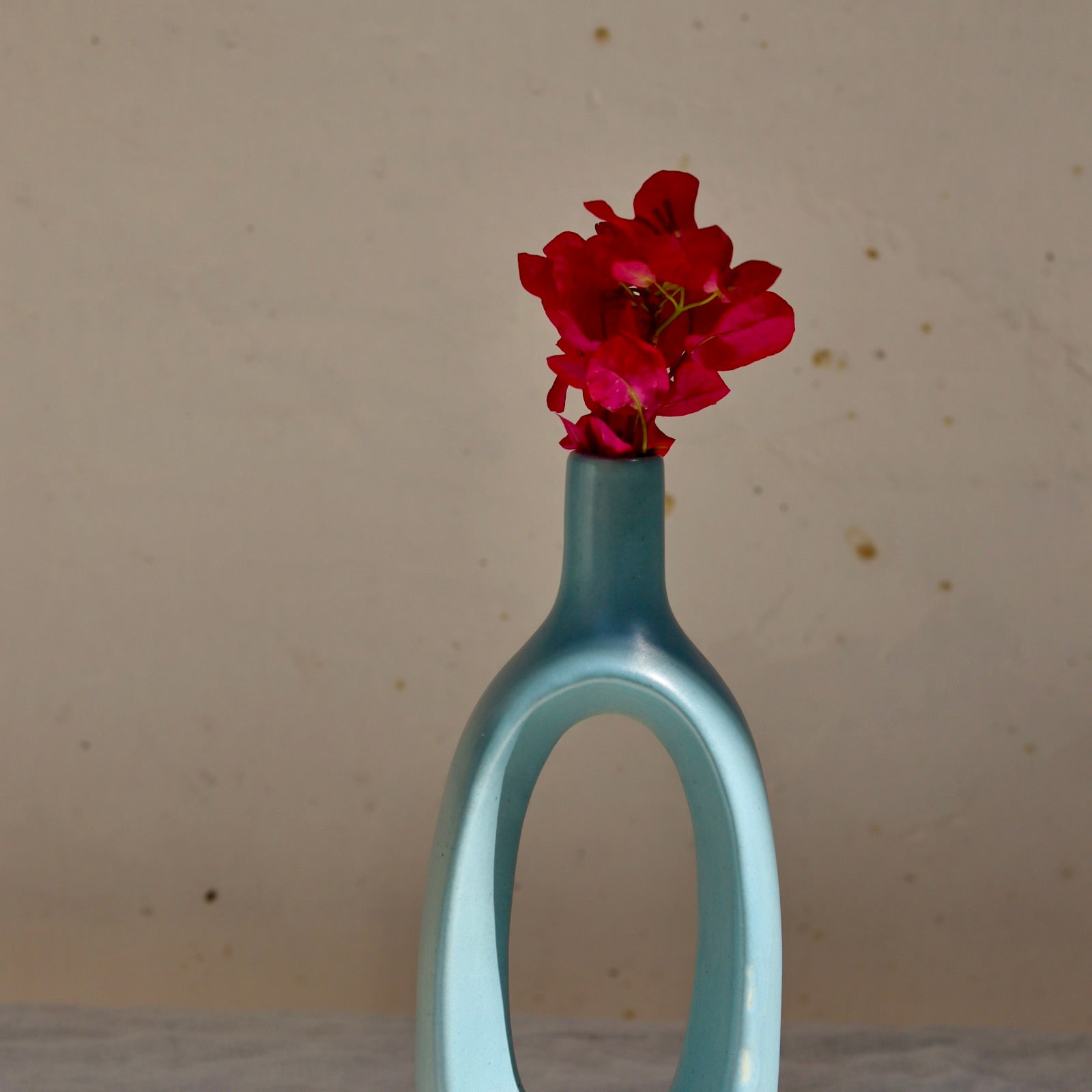 Grey contour vase mid with flowers 