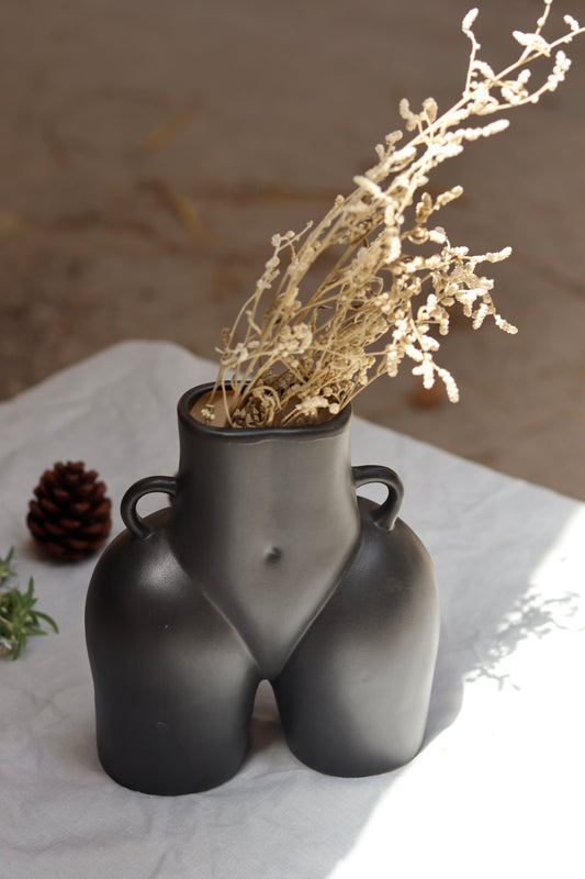 Black Body Vase