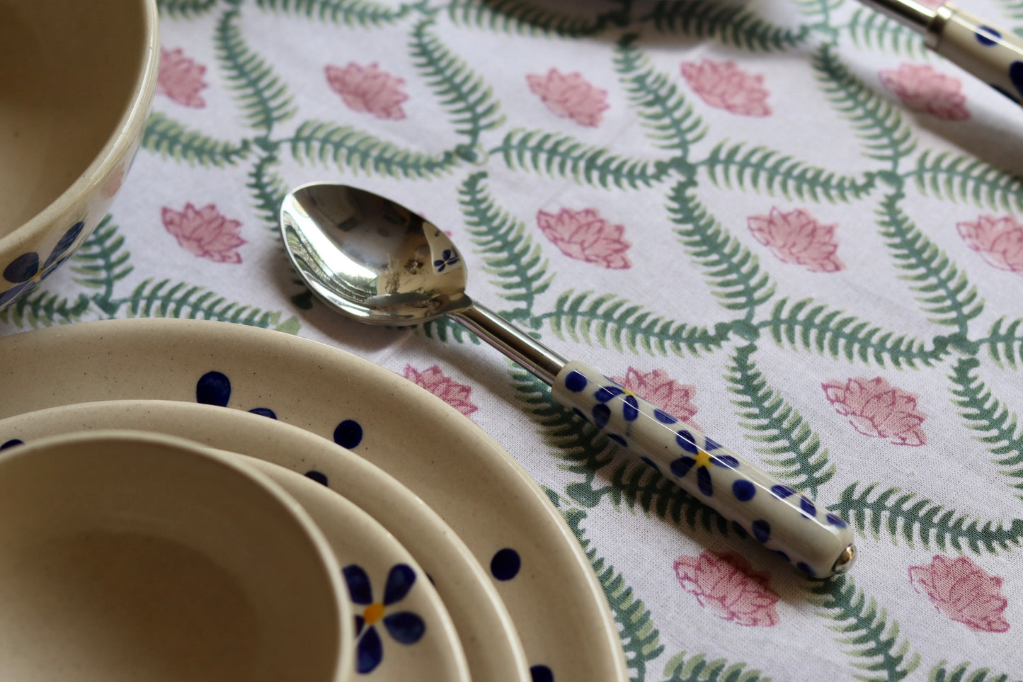 A Floral Summer - TableSpoon
