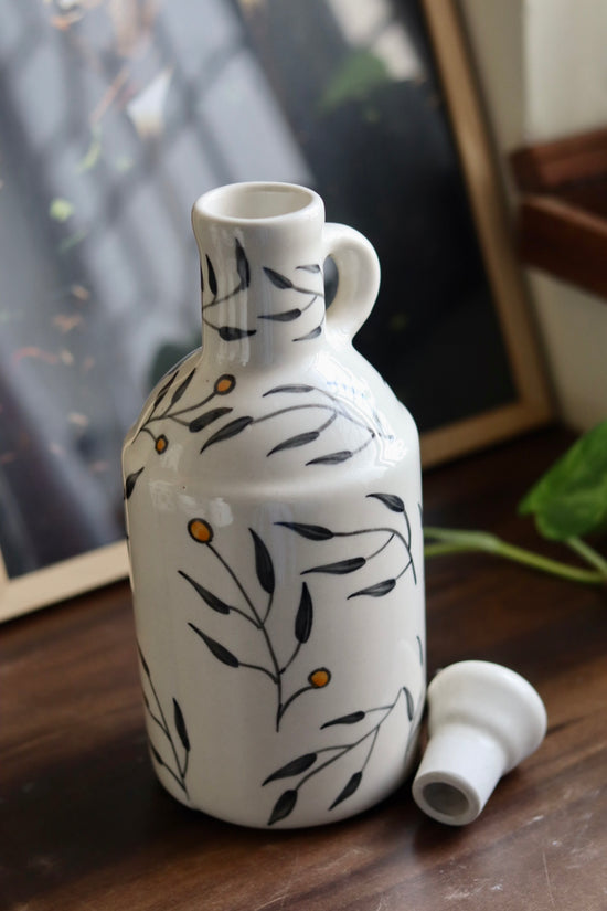 Branches oil vessel with lid