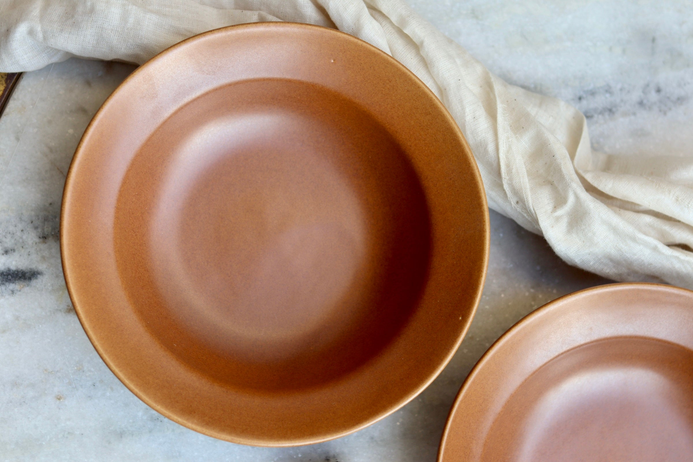 Ceramic pasta plates